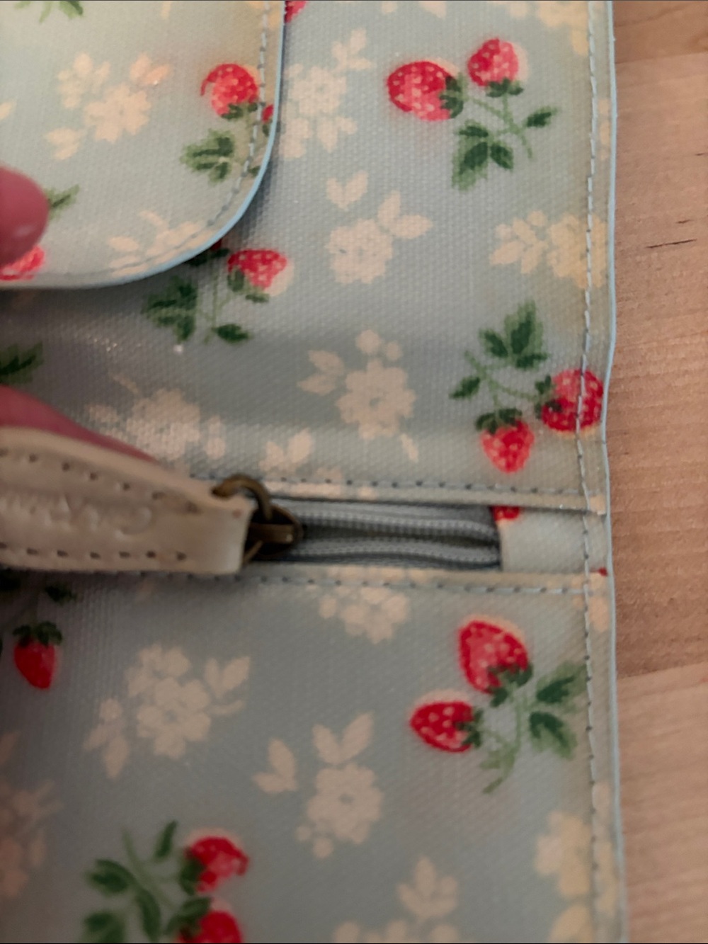 Cath Kidston Portfolio Wallet - Picture 6 of 7